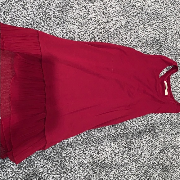 Red tank top - Picture 1 of 2